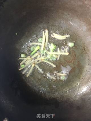 蒜苔炒肉的做法步骤：3