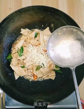 辣椒炒豆皮的做法步骤：7