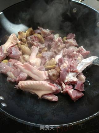 笋干焖鸭肉的做法步骤：2