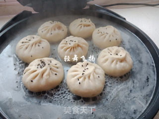 鳕鱼猪肉水煎包的做法步骤：9