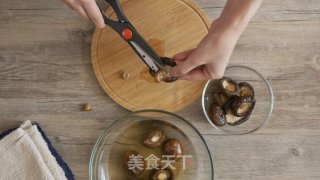 迷你香菇披萨的做法步骤：1