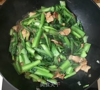 小白菜炒粉条的做法步骤：10