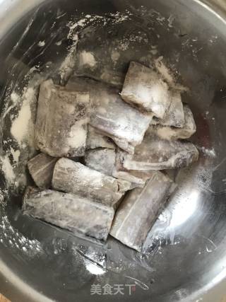 红烧带鱼/刀鱼的做法步骤：1