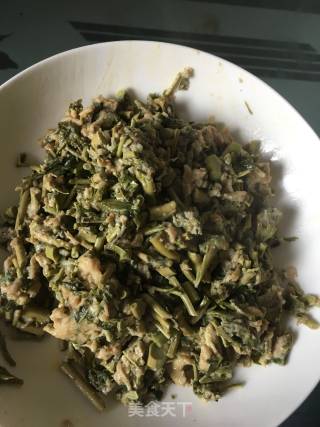香椿炒鸡蛋的做法步骤：3