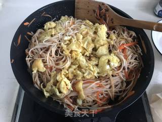 香菇豆豉酱炒腊肉米粉的做法步骤：13