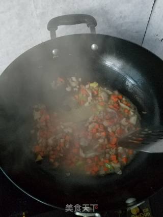 肉末时蔬炒意面的做法步骤：6