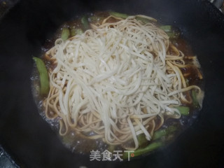 铁锅扁豆焖面的做法步骤：9