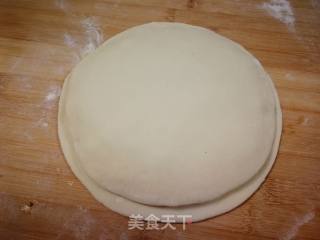 又是一年槐花香:槐花大馅饼的做法步骤：5