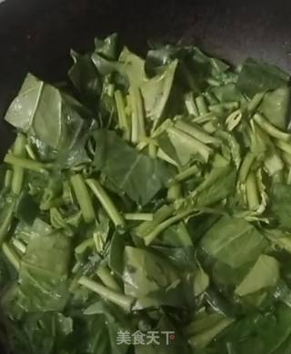 菠菜拌花生米的做法步骤：2