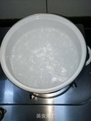 小排骨馄饨面的做法步骤：1