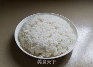 培根酸菜鸡蛋炒饭的做法步骤：1