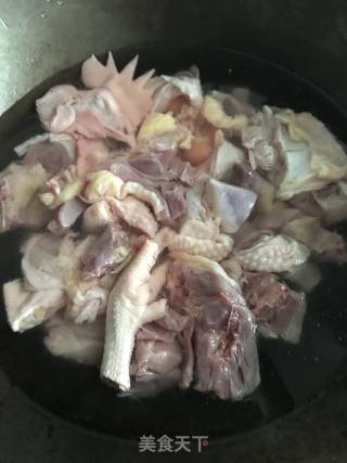 花胶煲鸡汤的做法步骤：2