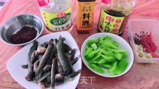 莴苣烧泥鳅的做法步骤：1