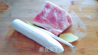 五花肉烧山药的做法步骤：1