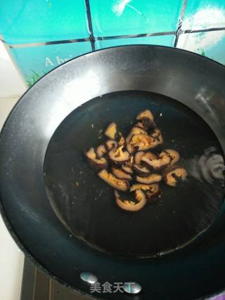 蔬菜炒海参的做法步骤：2