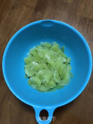 素炒香笋的做法步骤：2