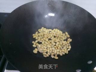 黄豆西红柿牛尾汤的做法步骤：2
