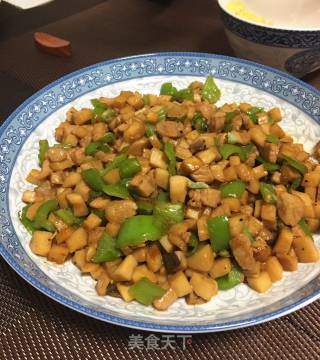 蚝油鸡腿菇炒肉丁的做法步骤：5