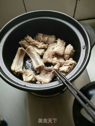 砂锅排骨蒸饭的做法步骤：2