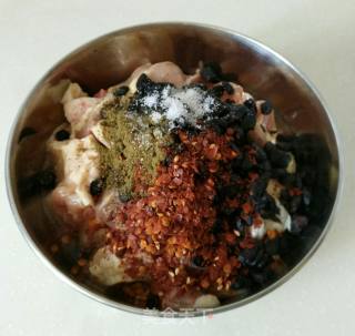 麻辣豆豉鸡的做法步骤：1