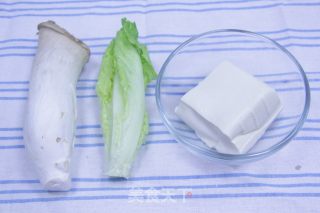 辅食--豆腐蘑菇羹的做法步骤：1