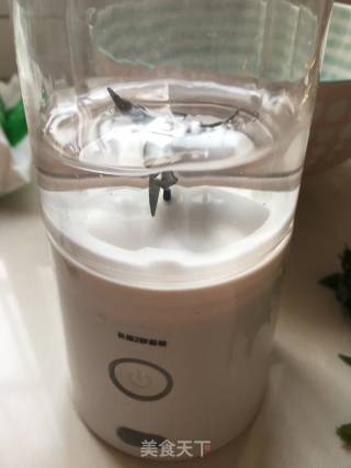 菠菜汁（胡萝卜汁等）的做法步骤：2
