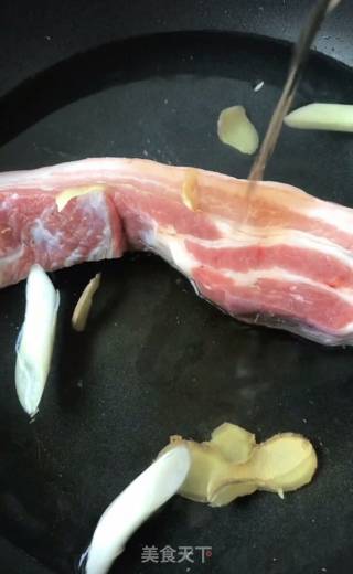 回锅肉的做法步骤：2