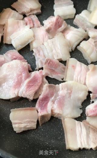 回锅肉的做法步骤：4