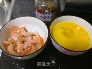 虾仁炒蛋的做法步骤：1