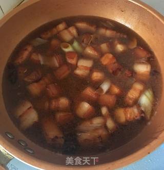 肥而不腻的五花肉炖海带的做法步骤：6