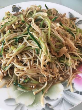 金针菇炒肉丝的做法步骤：7