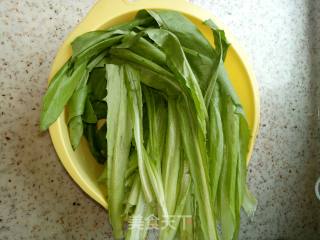清炒油麦的做法步骤：1