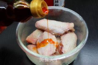麻辣鸡翅的做法步骤：2