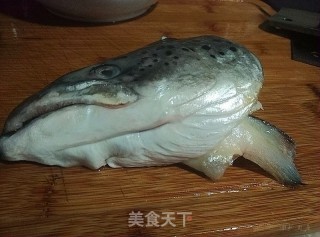 葱椒三文鱼头的做法步骤：2
