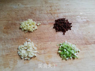酱香肉丁焖豆腐的做法步骤：3