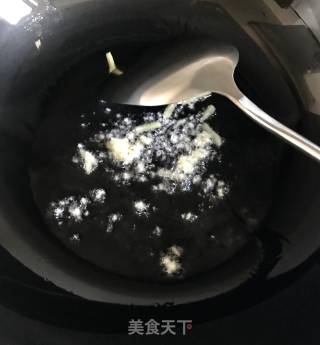 干煸蒜苔的做法步骤：1