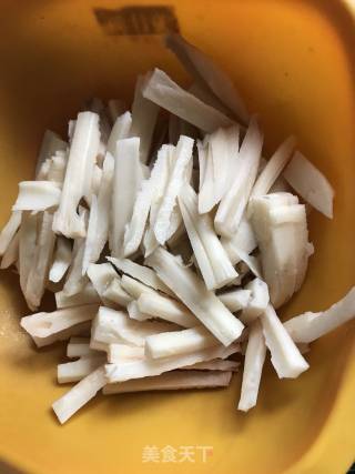 干煸藕条的做法步骤：2