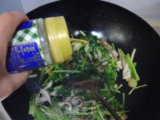 小白菜炒平菇的做法步骤：11