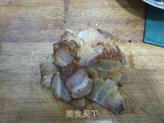 西葫芦炒腊肉的做法步骤：2