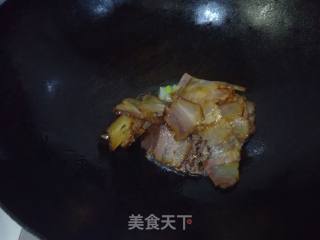 西葫芦炒腊肉的做法步骤：5