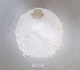 甜甜圈的做法步骤：2