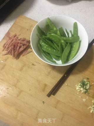 荷兰豆肉丝粉的做法步骤：1