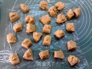 德式榛子牛角饼干的做法步骤：10