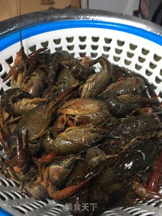 吮指香辣小龙虾的做法步骤：2