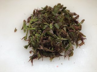 香椿炒鸡蛋的做法步骤：2