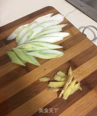 大葱烧豆腐的做法步骤：3
