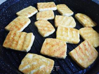 烧烤味豆腐的做法步骤：2