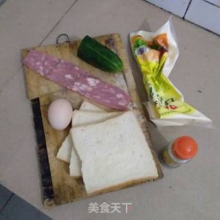 经典培根三明治的做法步骤：1