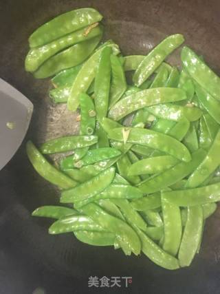 蒜香荷兰豆的做法步骤：5