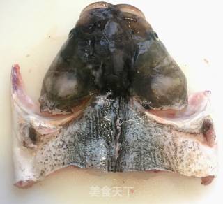 砂锅鱼头豆腐的做法步骤：3